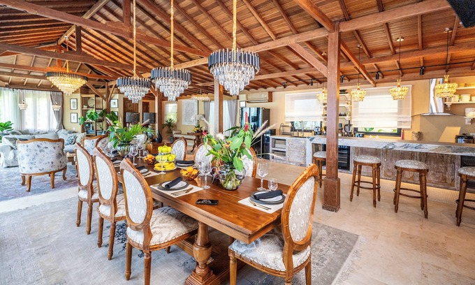 Taman Griya Villa | Luxurious Arakana Villa with Pool