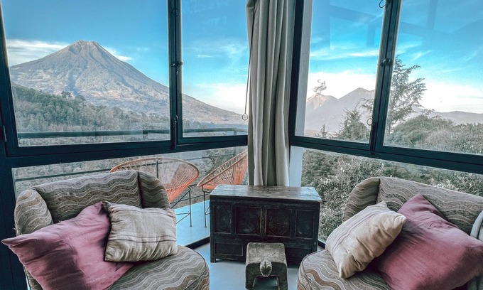 Antigua Guatemala Casa | Luxurious Artist Villa 15 min from Antigua, Volcano Views!