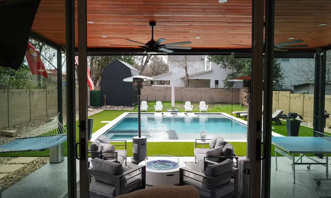 Galindo Casa | Luxurious Austin Retreat With Resort Pool