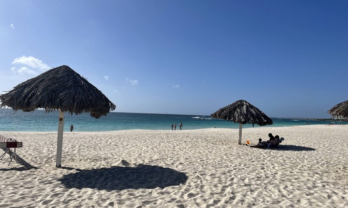 Oranjestad-West Condominio | Luxurious Beachfront 2-Bedroom/2 Bath Condo - Eagle Beach