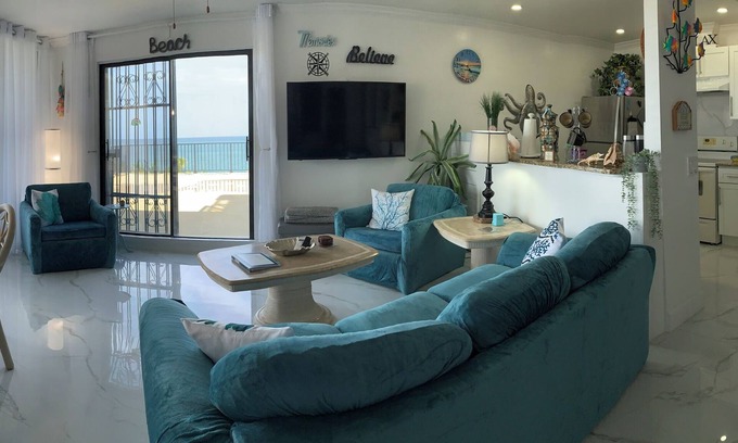 Discovery Bay Condominio | Luxurious Beachfront Condo with Breath Taking Ocean, Beach and Garden Views.