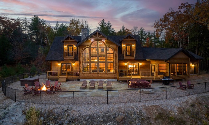 Hebron Cabina | Luxurious Big Bear Log Home at Newfound Lake