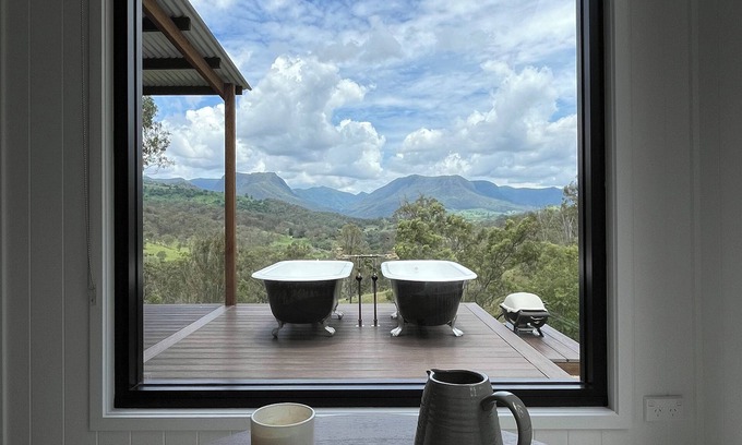 Darlington Cabina | Luxurious cabin designed to capture the breath-taking mountain views.