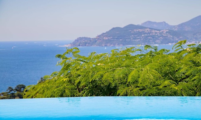 La Croix des Gardes Apartamento | Luxurious Cannes partment, SEA VIEW And INFINITY SWIMMING POOL