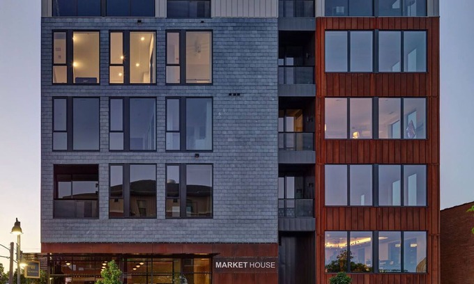 Iowa City Condominio | Luxurious Condo in Heart of Downtown Iowa City