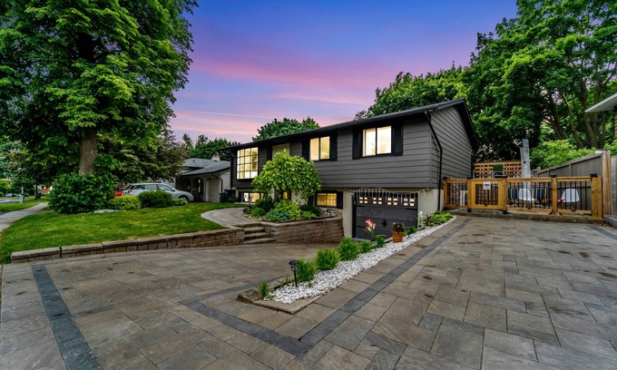 Guelph Casa | Luxurious Cottage in city