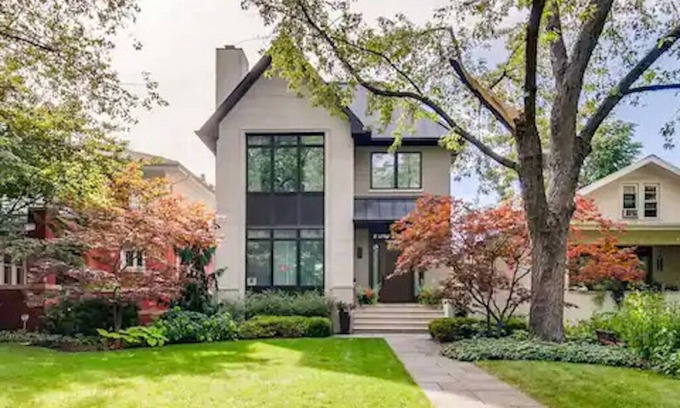 Lakeview Casa | Luxurious, custom built single family home near Wrigley