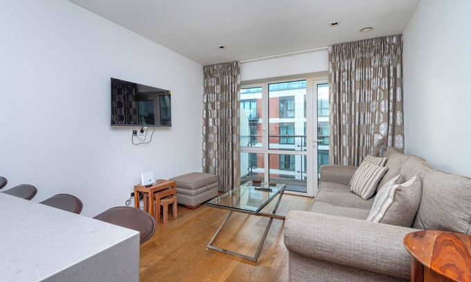 Ealing Apartamento | Luxurious Ealing apartment with incredible views