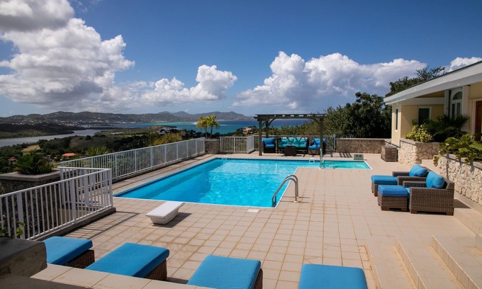 Testman Villa | Elegancia de lujo con vistas al Caribe