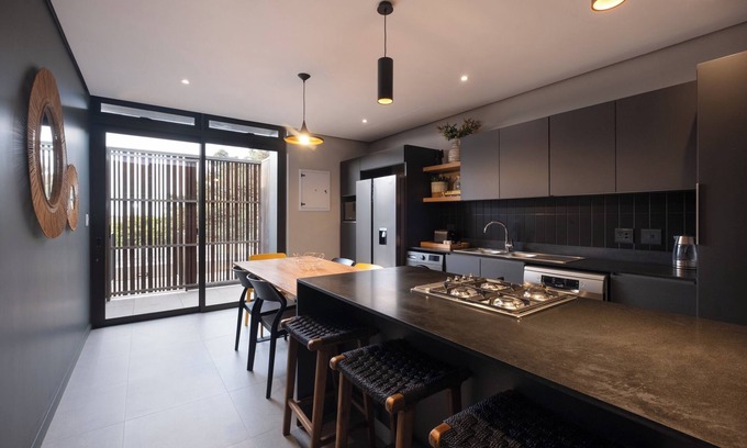Salt Rock Apartamento | Luxurious Forrest Condo Lush 29