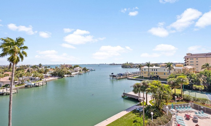 St. Pete Beach Condominio | Luxurious, Fully Equipped, 5th Floor Condo with Breathtaking Views of Gulf/Bay