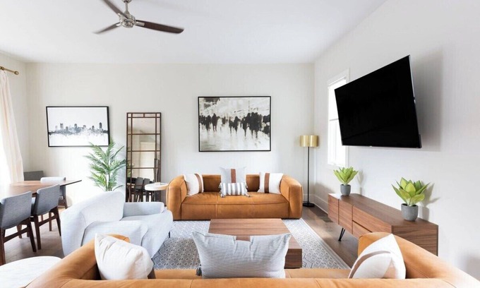 Germantown Casa | Luxurious Germantown Homes for Groups