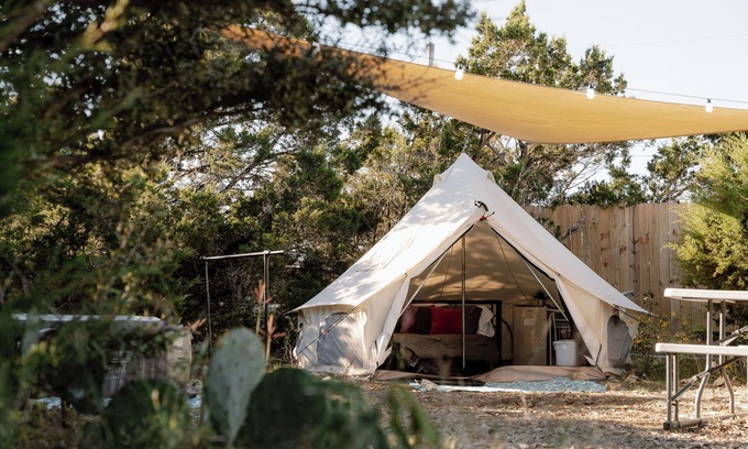 Canyon Lake Alquiler De RV | Luxurious glamping with a/c + hot tub and pool in Canyon Lake