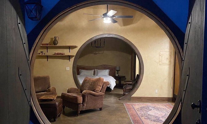 Bella Vista Casa | Luxurious Hobbit Hole, Breakfast Included!