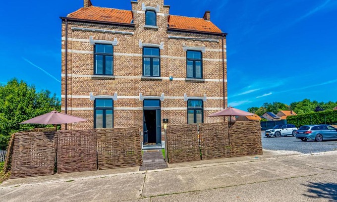 Heers Casa | Luxurious holiday home in Heers with terrace
