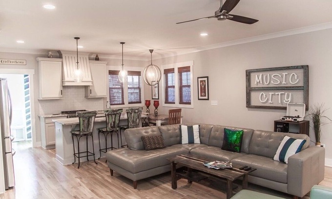 The Nations Casa | *LUXURIOUS House! Garage Parking, Walkable, Trendy neighborhood (Pet Friendly!)*