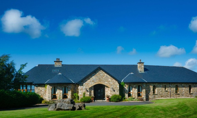Rosses Point Casa | LUJOSA CASA en el pintoresco pueblo de Rosses Point