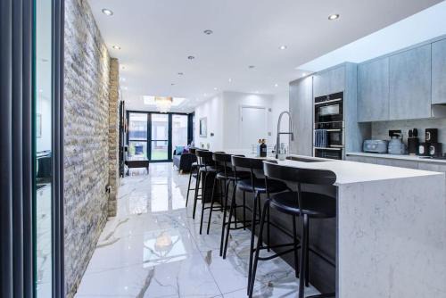 Leyton Apartamento | Luxurious House Leyton sleep7+garden next to Stratford