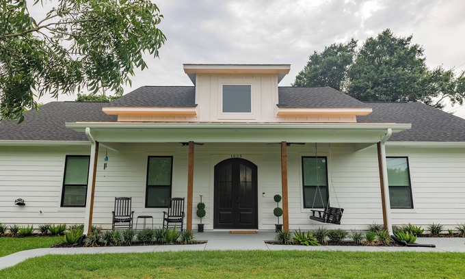Gulfport Casa | Luxurious house short walk to the beach!