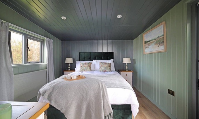 Sidmouth Cabina | Luxurious Hut w/ Outdoor Bath & Sea Views