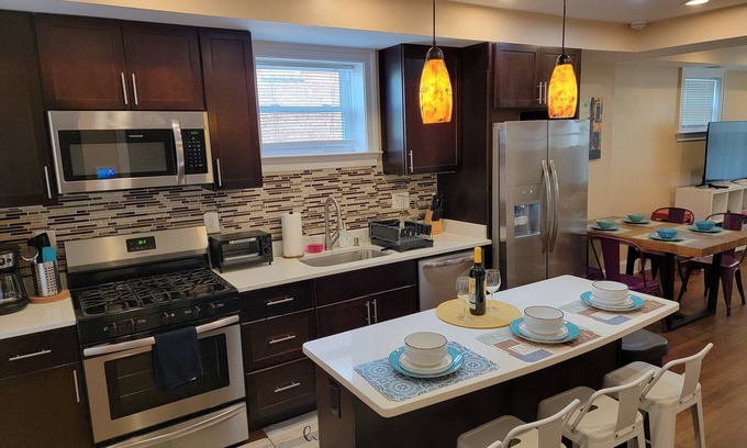Washington Casa | Lujoso, ideal para grupos grandes y dos familias + estacionamiento gratuito.