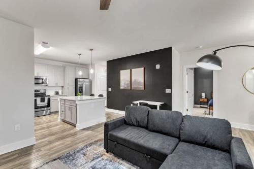 Hayes Apartamento | Luxurious King 3BR Suite Mins to Downtown Durham!