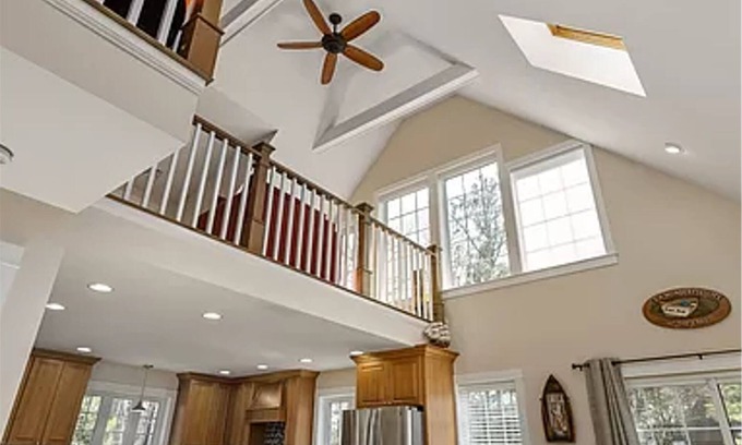 East Wakefield Casa | Luxurious Lakefront Home on the sparkling Balch Lake with spectacular waterviews