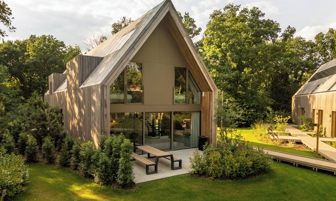 Zolder Casa | Luxurious lodge for 8 guests in Belgian Limburg, featuring abundant natural light, modern amenities, and a tranquil, nature-rich environment.