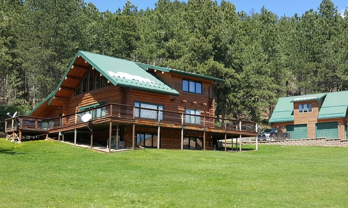 Spearfish Cabina | Lujosa cabina de registro ubicado en el pintoresco Negro Hills
