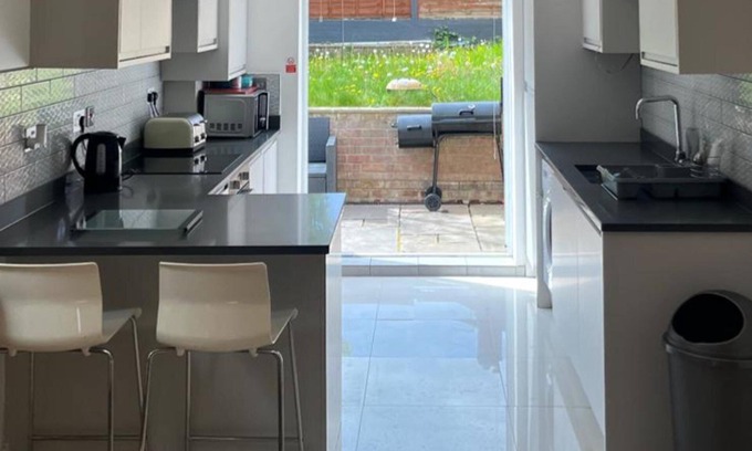 Southgate Casa | Luxurious London House With 6 Bedrooms
