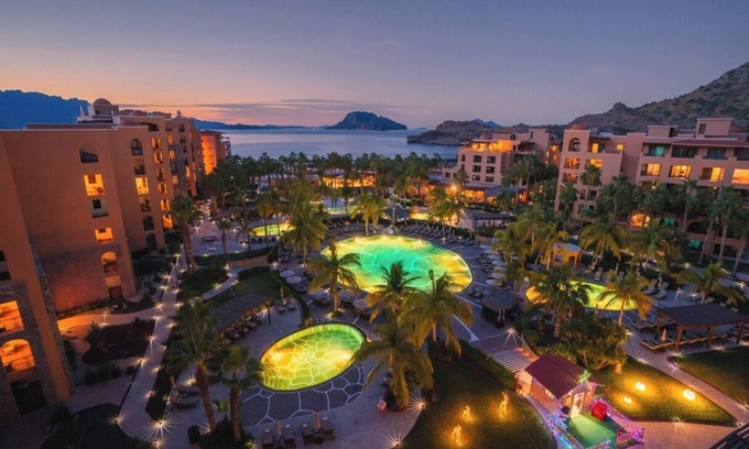Nopolo Apartamento | Luxurious Loreto Paradise with Unmatched Scenic Views