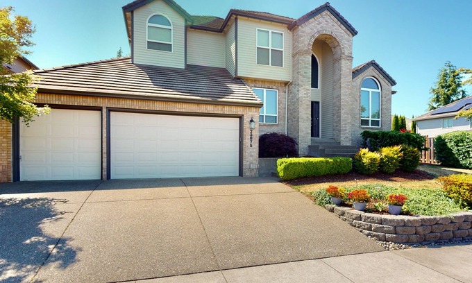 Sherwood - Tualatin South Casa | Luxurious modern home with mountain views & AC - close to park