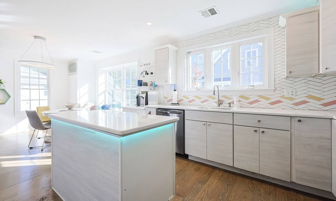 Quincy Casa | Luxurious Modern Smart Home in Quincy, near Beach and Boston