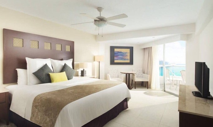 San Miguel Condominio | Luxurious 1BR Suite at El Cid La Ceiba