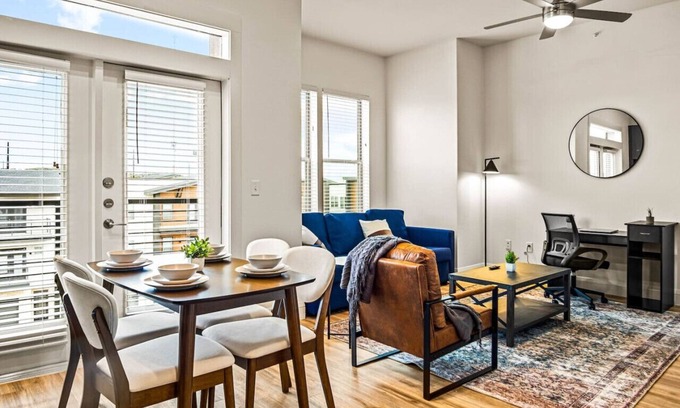 West Oak Hill Apartamento | Luxurious New Unit|1Bd1Ba|Pool, Golf Sim