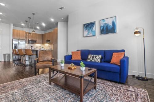 West Oak Hill Apartamento | Luxurious New Unit 2Bd2Ba Pool, Golf Sim
