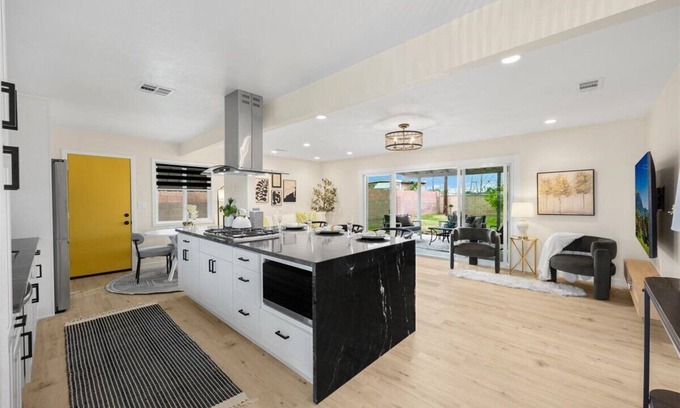 Southwest Anaheim Casa | Luxurious Newly Remodeled 4 bedroom Home with Large Backyard near Disneyland