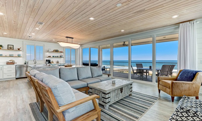 Ocean Cay Casa | Luxurious Oceanfront 6 bedrooms and 2 kitchens. Luxury at its finest.
