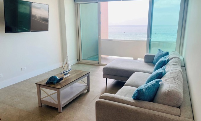 Triangulo de Oro Apartamento | Luxurious Ocean View Apartment