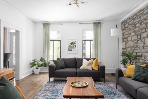 Ville-Marie Apartamento | Luxurious Old Montreal Parking Patio 10 Guests