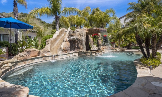 Castaic Casa | Luxurious Pool Resort Style Gated Estate - sleeps 14 - 5 bedrooms 4.5 bath