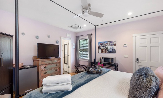 Cannonborough Elliotborough Casa | Luxurious Private Suites in Downtown Charleston