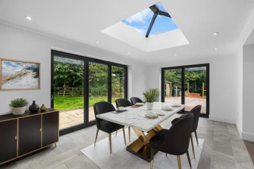 Lutterworth Apartamento | Luxurious Relaxing 5 Bed House for great comfort