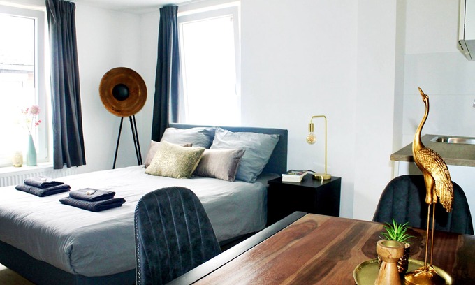 Tilburg Casa | Habitación lujosa, baño recién renovado, uso gratuito de la cocina y la lavadora, y fácil acceso a l