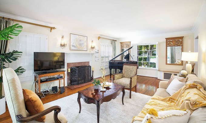 San Marino Casa | Luxurious San Marino Retreat - 4BR Home w/ Pool & Grand Piano #41181