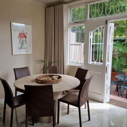 Sea Point Apartamento | Luxurious Sea Point Apartment