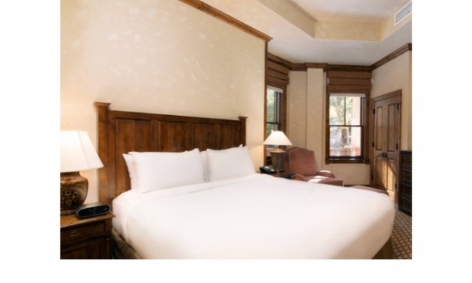 Aspen Complejo | Luxurious, spacious 2 bdrm, 2 bth condo in the heart of Aspen, base of Aspen Mt.