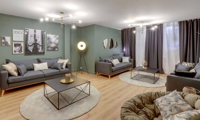 Quartier de la Folie-Mericourt Apartamento | Luxurious & spacious apartment, 125m2, République