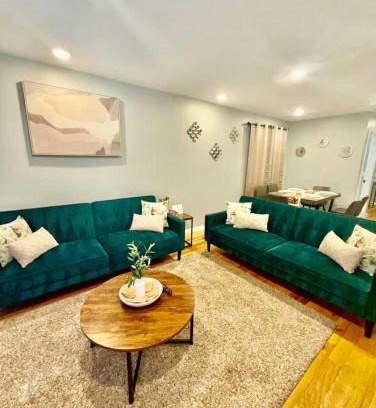 Irvington Apartamento | Luxurious, Spacious, Modern 6 BR Escape with parkings and sleeps up to 16