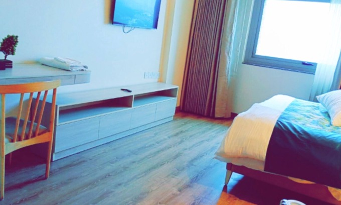 Gurugram Apartamento | Luxurious Stay by NobleNest @Aipl Joy Street mall sec 66